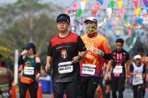 BIB: 42211, 40669
                            <button type="button" onclick="openModal(9908298)" class="btn btn-primary btn-sm float-right btn-popup" data-toggle="modal" data-target=".modal-high-quality">
                        <i class="fas fa-shopping-cart"></i> Add to Cart
                    </button>
                                            <button type="button" onclick="isThisMe(9908298, true)" class="btn btn-success btn-sm float-right btn-popup btn-isme hidden" data-toggle="tooltip" data-placement="bottom" title="นี่คือรูปของคุณใช่ไหม คลิกที่นี่เพื่อเอาเข้าอัลบั้ม">
                        <i class="fas fa-plus"></i> Add to album
                    </button>
                    <button type="button" onclick="isThisMe(9908298, false)" class="btn btn-warning btn-sm float-right btn-popup btn-isnotme hidden">
                        <i class="fas fa-ban"></i> Remove from album
                    </button>